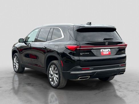 Used 2025 Buick Enclave Preferred AWD/4WD image 7