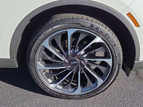 Used 2023 Lincoln Aviator Reserve w/ Equipment Group 201A image 8