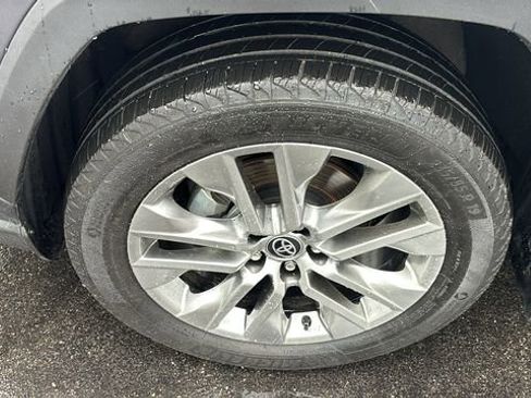 Used 2023 Toyota RAV4 XLE Premium AWD/4WD image 38