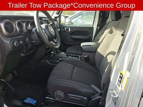 Used 2023 Jeep Gladiator Sport AWD/4WD image 5