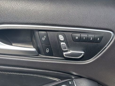 Used 2020 Mercedes-Benz GLA 250 4MATIC w/ Premium Package image 10