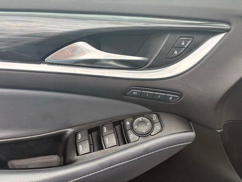 Used 2024 Buick Enclave Premium image 16