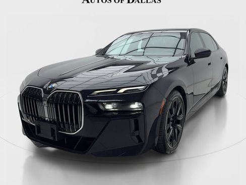 Used 2023 BMW 740i w/ Luxury Rear Seating Package RWD image 4