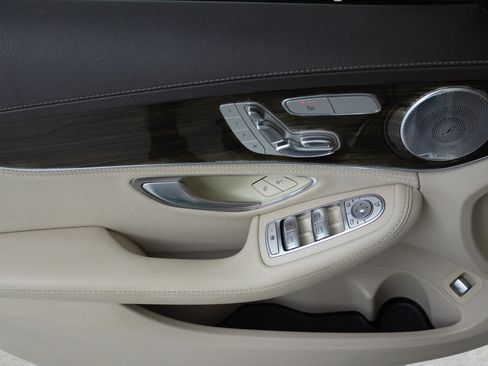 Used 2015 Mercedes-Benz C 300 4MATIC Sedan image 24