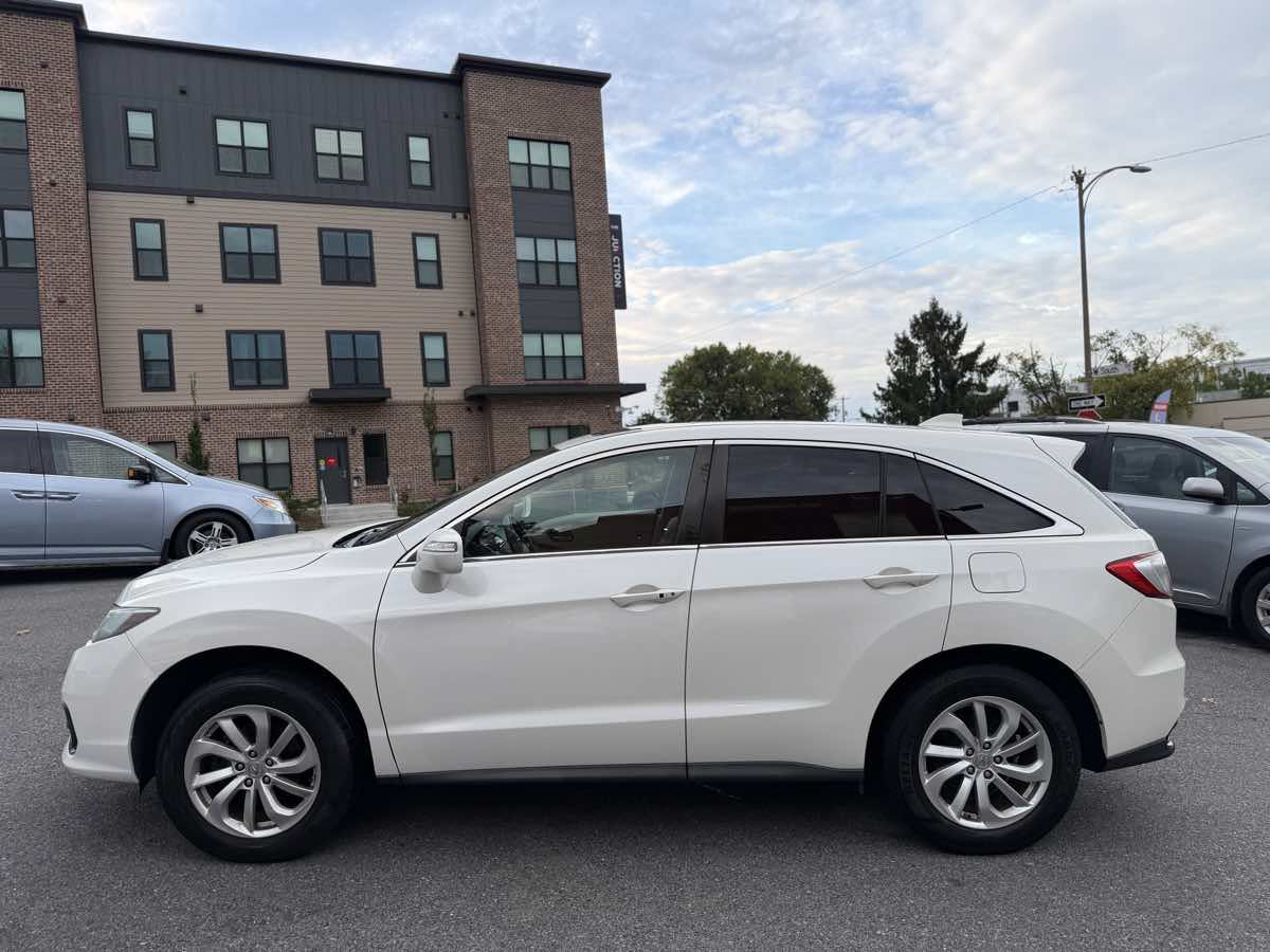 Used 2016 Acura RDX w/ Tech & AcuraWatch Plus Pack AWD/4WD image 4