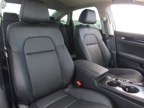 Used 2024 Honda Civic Touring image 8