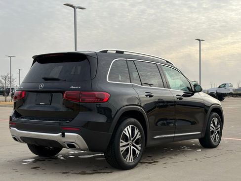 Used 2025 Mercedes-Benz GLB 250 4MATIC image 8