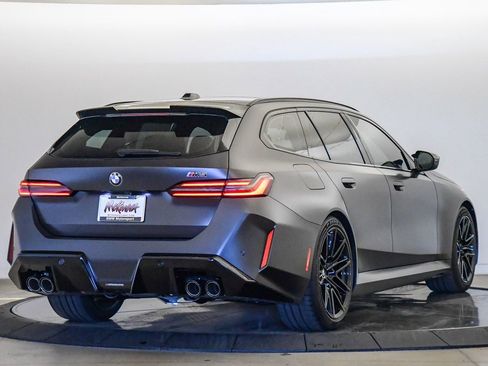 New 2026 BMW M5 Touring image 5