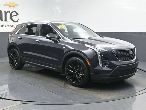 Used 2023 Cadillac XT4 Luxury w/ Cold Weather Package FWD image 1
