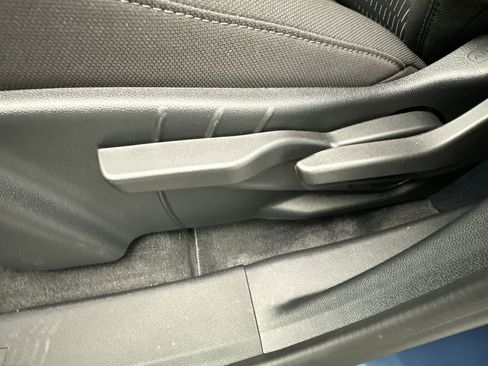 New 2026 Chevrolet Equinox LT AWD/4WD image 12