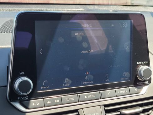 Used 2025 Nissan Altima 2.5 SV FWD image 18