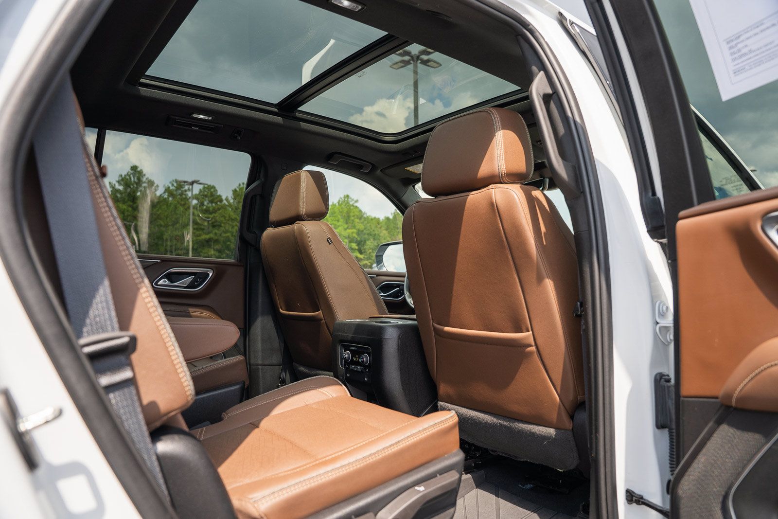 Used 2023 Chevrolet Tahoe High Country w/ Premium Package 2 RWD image 17