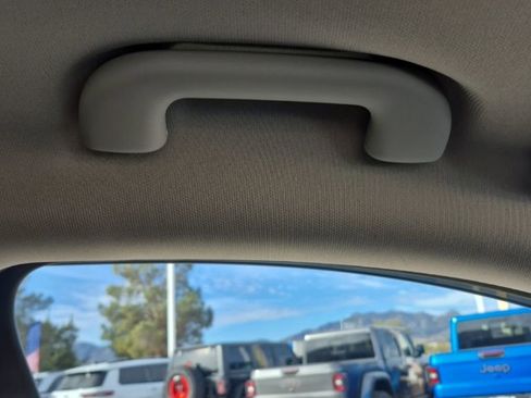 Used 2021 Jeep Cherokee Latitude Lux image 42