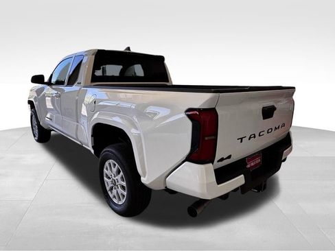 Used 2026 Toyota Tacoma SR5 AWD/4WD image 4