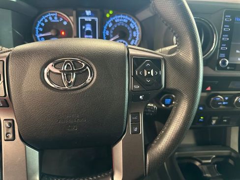 Certified 2022 Toyota Tacoma TRD Off-Road w/ Technology Package AWD/4WD image 21