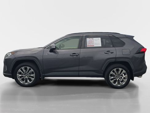 Used 2019 Toyota RAV4 XLE Premium w/ Carpet Mat Package FWD image 2
