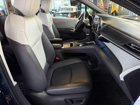 Used 2024 Toyota Sienna XSE AWD/4WD image 12
