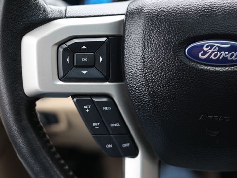 Used 2017 Ford F250 Lariat w/ Chrome Package image 22