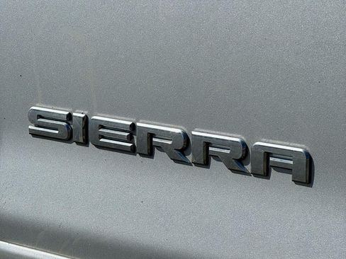 Used 2015 GMC Sierra 1500 SLE w/ Carbon-22 Edition AWD/4WD image 10