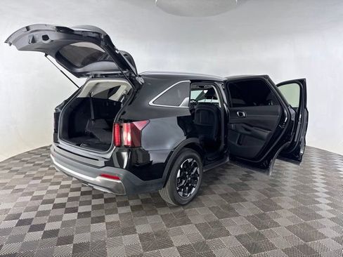 Certified 2024 Kia Sorento S w/ Panoramic Sunroof Package FWD image 16