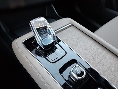 New 2026 Volvo XC90 T8 Plus w/ Protection Package Premier image 22