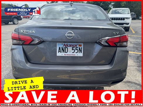 Used 2023 Nissan Versa SV image 4
