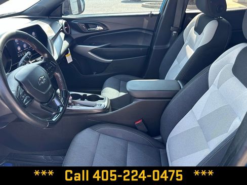 Used 2025 Chevrolet Trax RS w/ Driver Confidence Package image 20