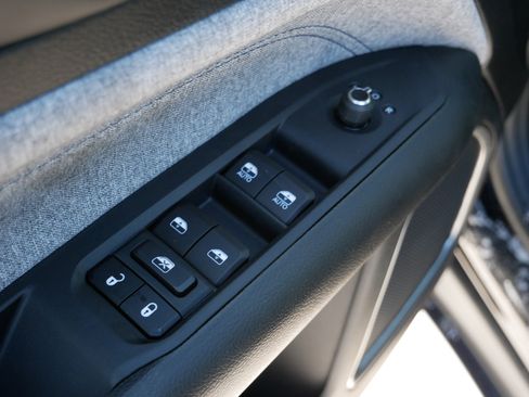 New 2026 Jeep Compass Latitude image 11