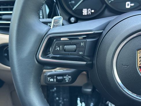 Certified 2025 Porsche Macan AWD/4WD image 26