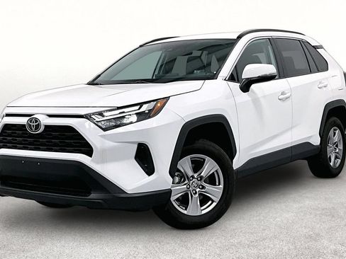 Used 2025 Toyota RAV4 XLE w/ Weather Package AWD/4WD image 12