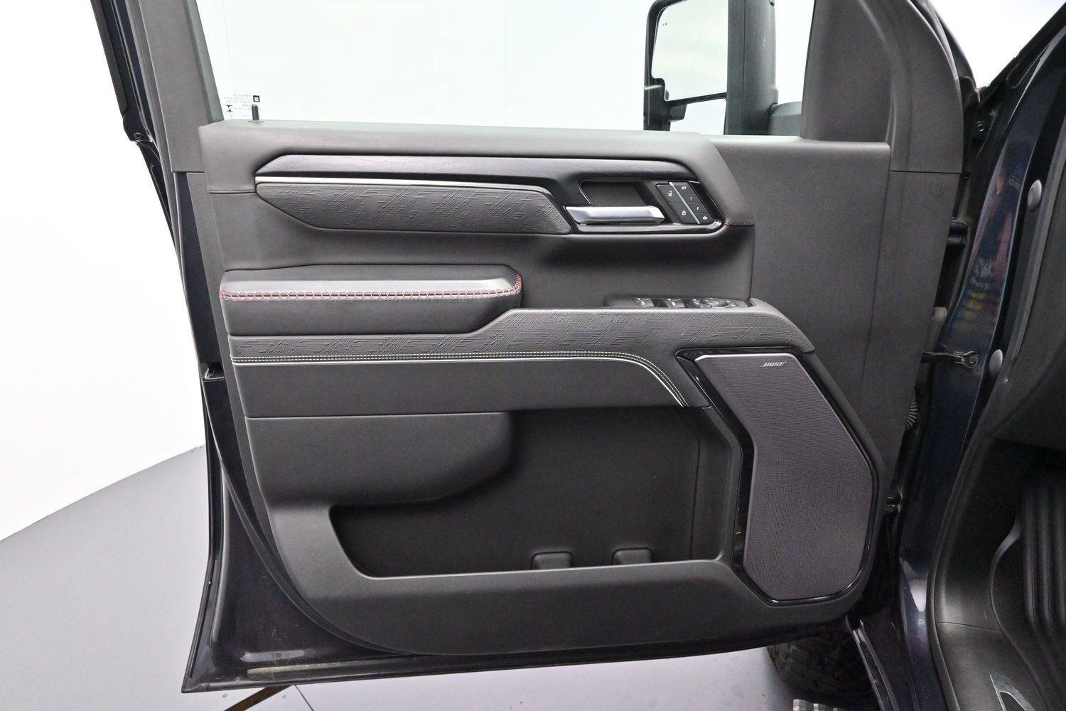 Used 2024 GMC Sierra 2500 AT4X AWD/4WD image 10