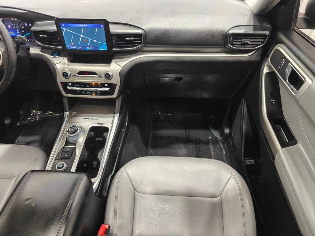 Used 2021 Ford Explorer XLT w/ Equipment Group 202A AWD/4WD image 28
