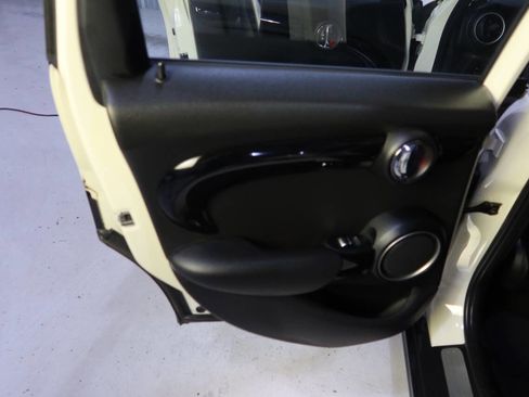 Used 2015 MINI Cooper S image 31