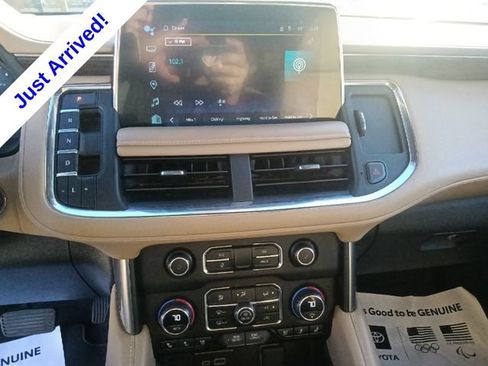 Used 2024 Chevrolet Suburban Premier RWD image 21