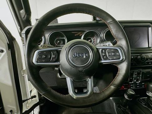 Used 2022 Jeep Wrangler Unlimited Rubicon AWD/4WD image 15