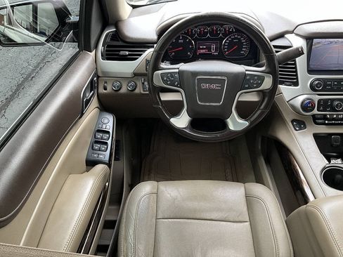 Used 2015 GMC Yukon XL SLT w/ Open Road Package AWD/4WD image 32