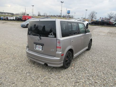 Used 2005 Scion xB Base image 3