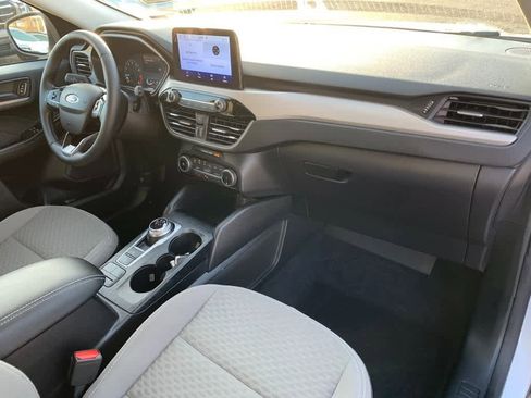 Used 2022 Ford Escape SE w/ Cold Weather Package image 12