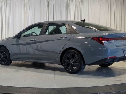Used 2021 Hyundai Elantra SEL FWD image 8