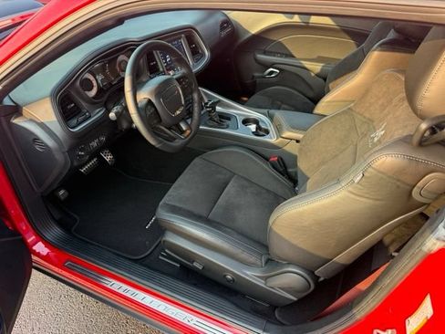 Used 2022 Dodge Challenger R/T Scat Pack RWD image 9