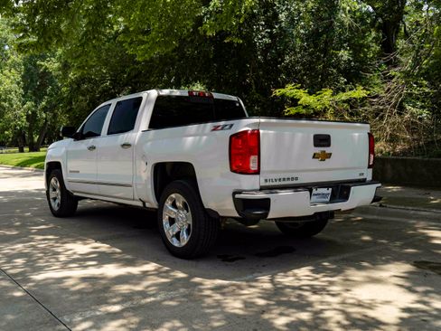 Used 2017 Chevrolet Silverado 1500 LTZ Z71 w/ LTZ Plus Package AWD/4WD image 7