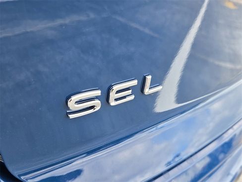 New 2026 Volkswagen Atlas Cross Sport SEL Premium R-Line image 5