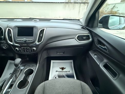 Used 2022 Chevrolet Equinox LT w/ Driver Convenience Package image 13