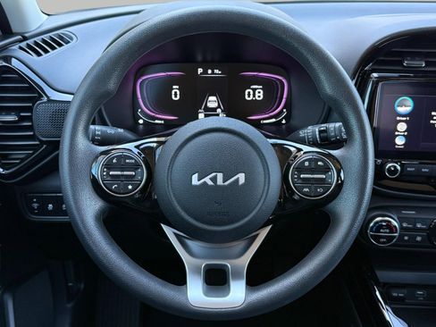 Used 2023 Kia Soul S FWD image 30