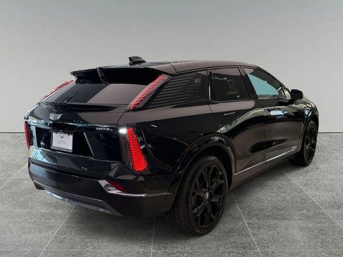 New 2025 Cadillac Optiq Sport 2 w/ LPO, ONYX Package AWD/4WD image 9