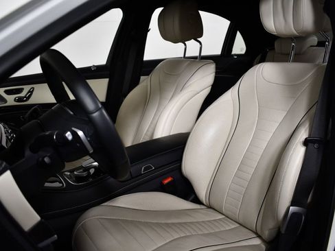 Used 2018 Mercedes-Benz S 560 Sedan image 24