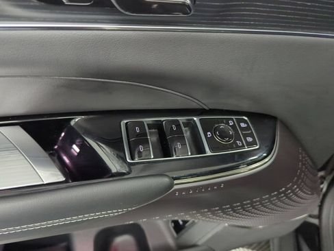 Used 2024 Cadillac Lyriq Luxury AWD/4WD image 11