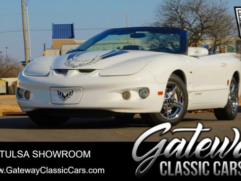 Used 2002 Pontiac Firebird Convertible image 1