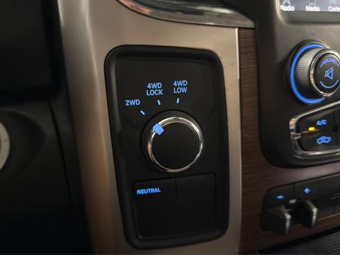 Used 2015 RAM 2500 Laramie w/ Snow Chief Group AWD/4WD image 21