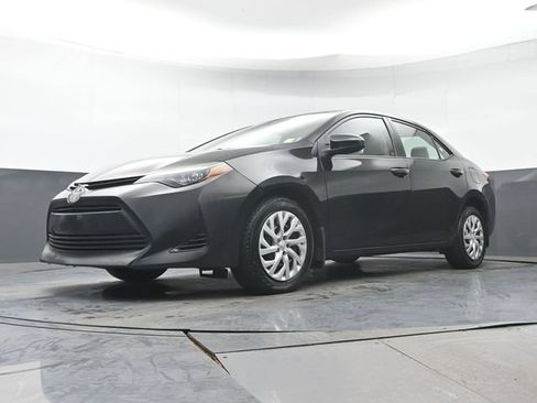 Used 2017 Toyota Corolla LE w/ Carpet Mat Package (TMS) FWD image 23